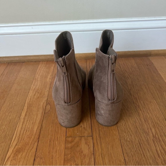 SHEIN Women's Tan Beige Faux Suede Ankle Heel Boots Booties Point Toe Size 8 - Picture 4 of 6